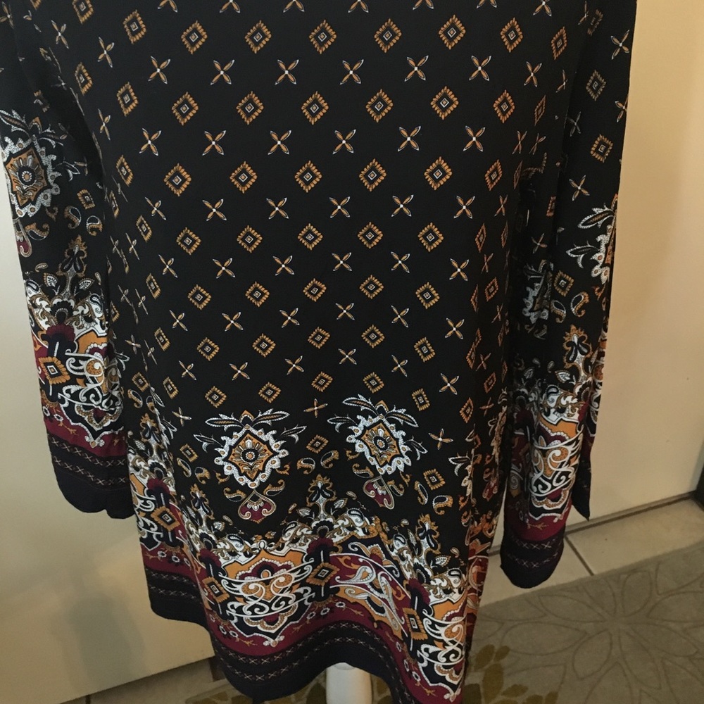 3/4 bell sleeve blouse with pattern - Picture 3 of 6